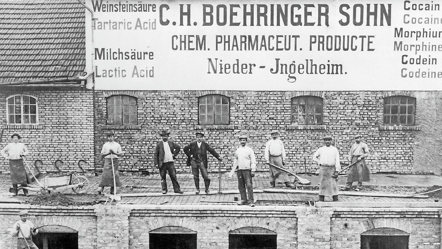 6. rege Bautätigkeit auf dem Firmengelände um 1900_skaliert 6. rege Bautätigkeit auf dem Firmengelände um 1900_skaliert